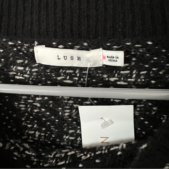 NWT Lush Houndstooth Crew Neck Sweater Medium Preppy Academia Office Career - Picture 3 of 11